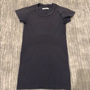 Lululemon short sleeve top